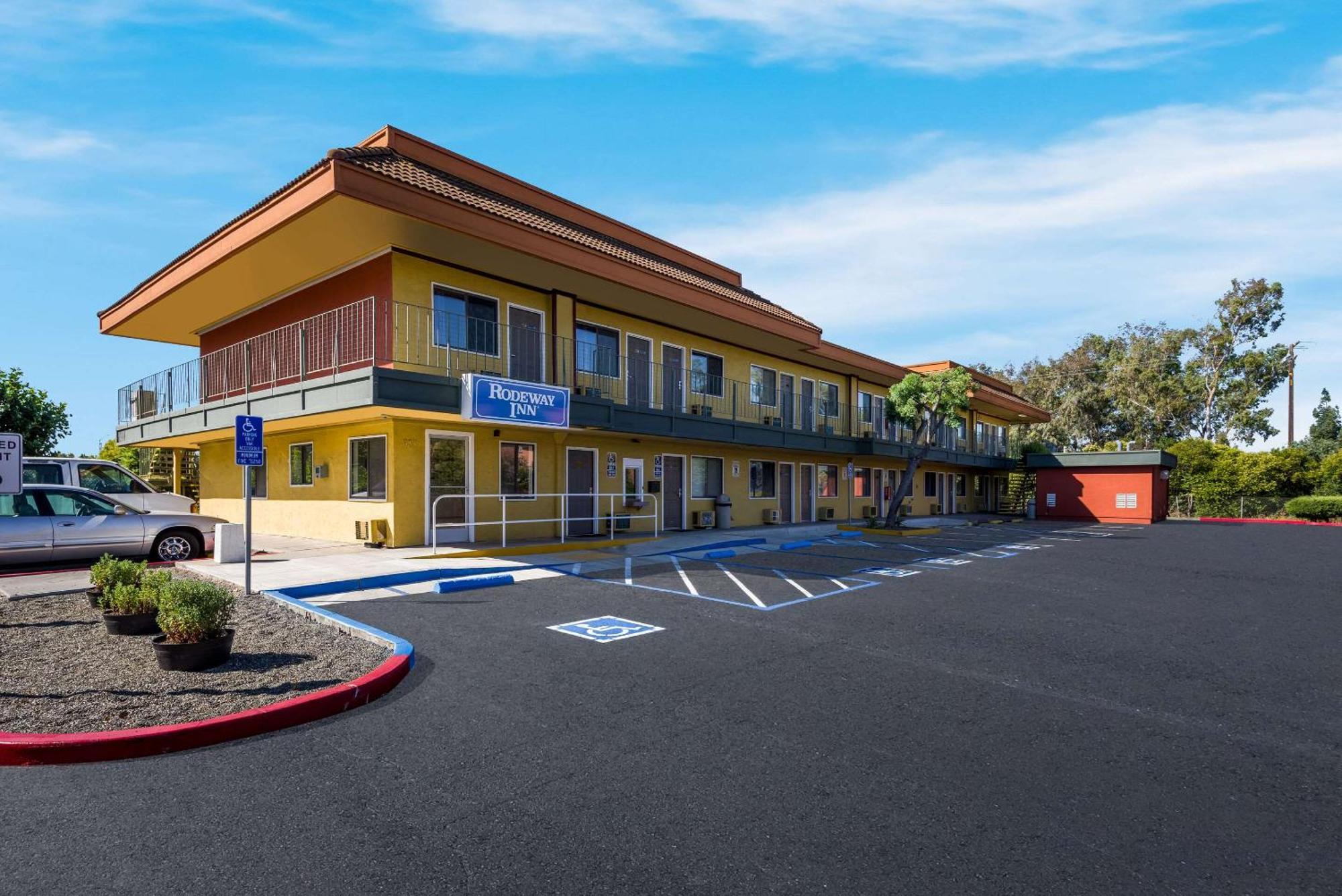 Rodeway Inn Livermore Exterior photo